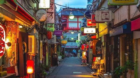 Shinjuku Golden Gai Bar Crawl